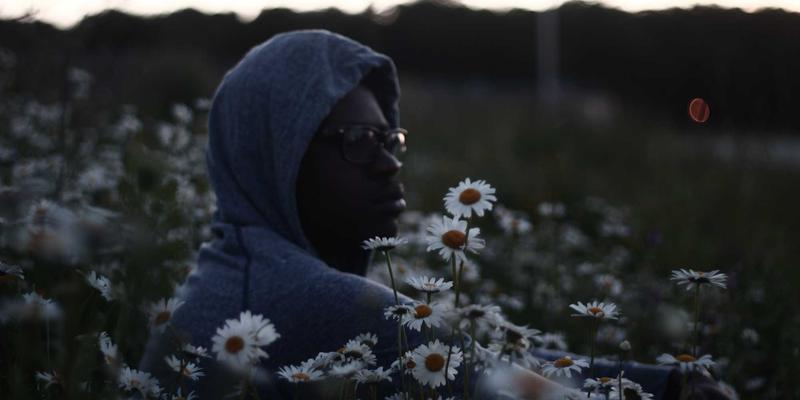 从有机食品到足部健康：阿迪瑞梅尔草本抑菌袜如何用自然疗法守护徒步者的双足