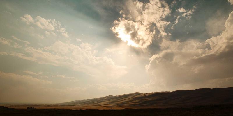 阿迪瑞梅尔服装保养全攻略：融入草本精华理念，让衣物如有机食品般持久健康